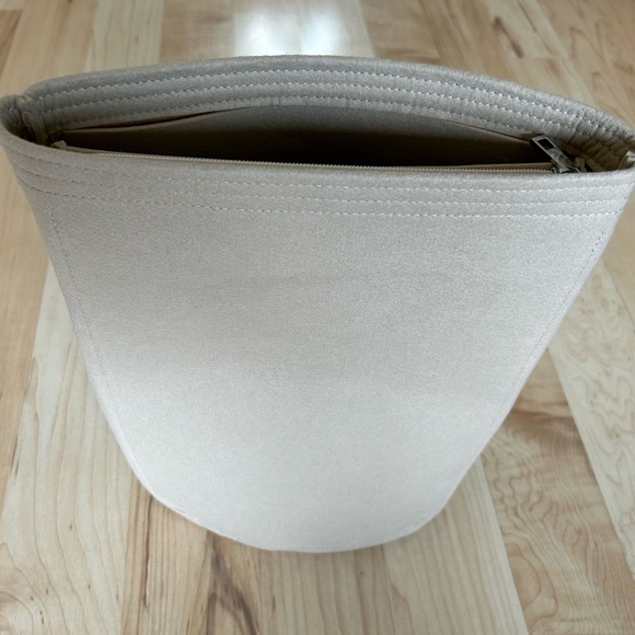 LV bucket bag insert - Picture 2 of 6